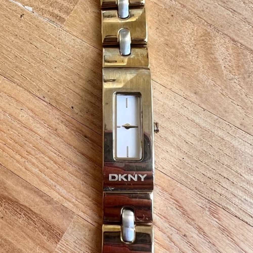 Dkny Astoria stitched two tone ladies dress watch NEW BATTERY